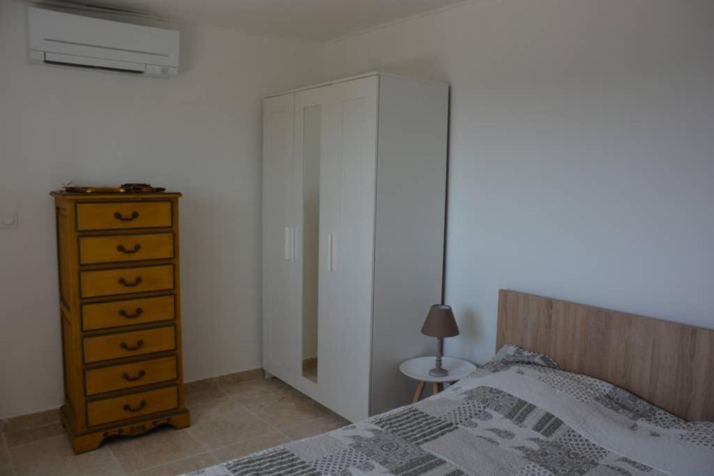 La Venturonne Appartement Neuf Rez De Jardin 45 M2 Vue Mer Et Vignes 10 Mn Des Plages Le Beausset Eksteriør billede