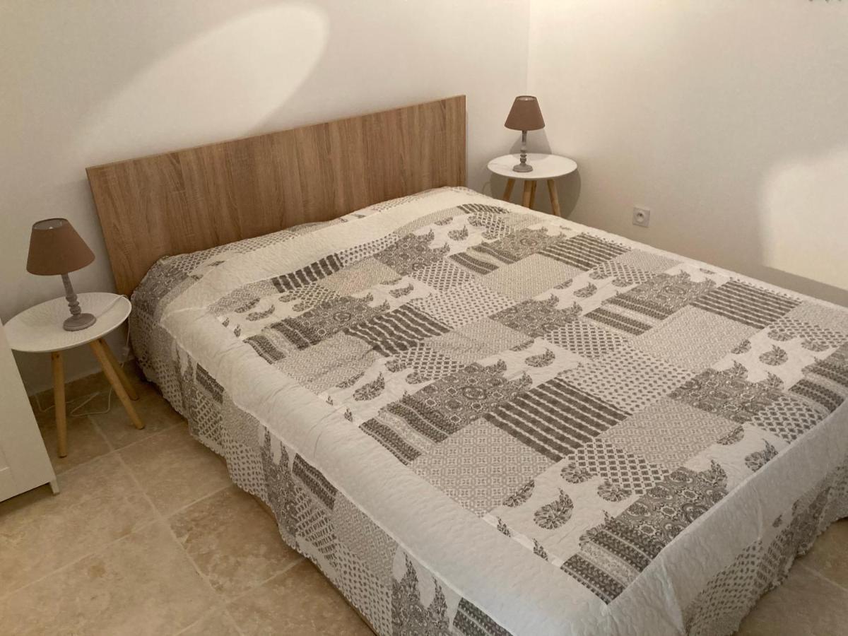La Venturonne Appartement Neuf Rez De Jardin 45 M2 Vue Mer Et Vignes 10 Mn Des Plages Le Beausset Eksteriør billede