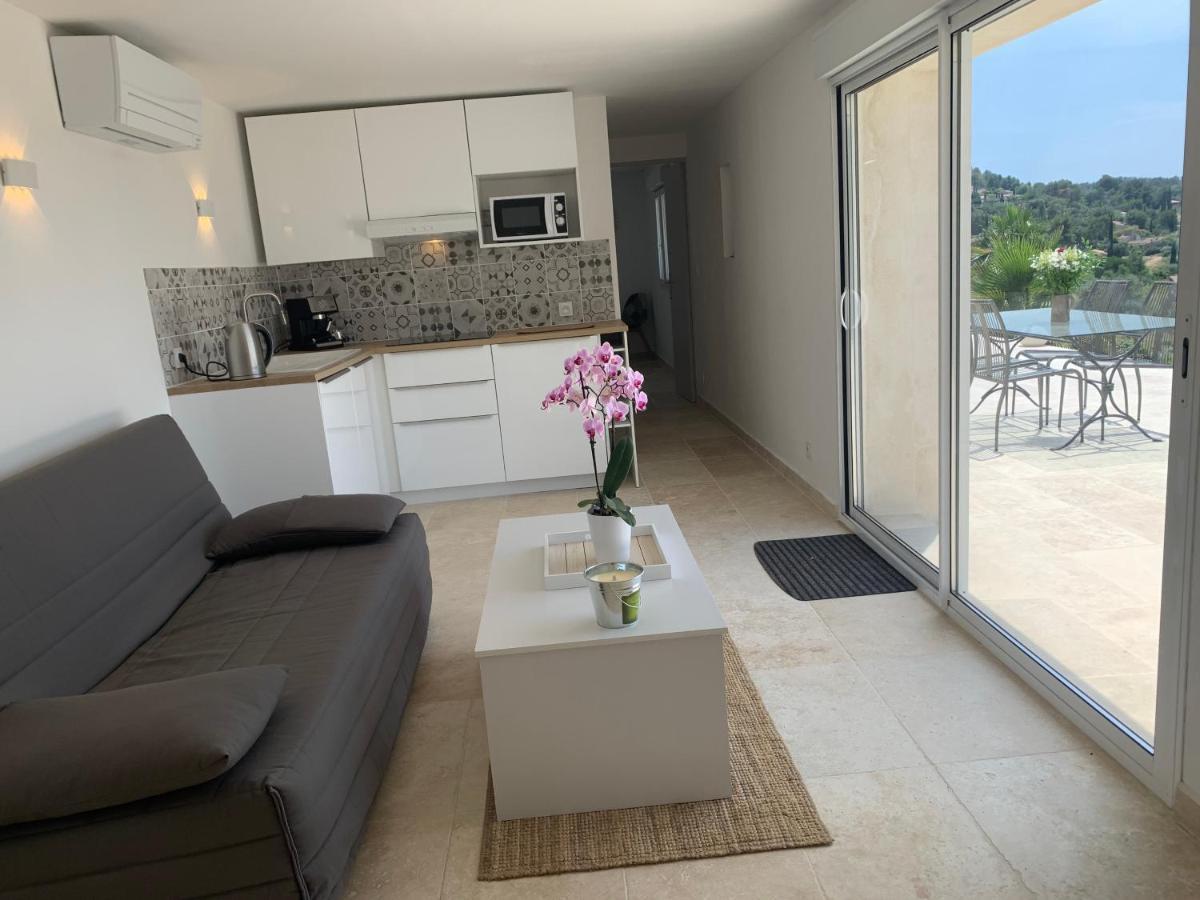 La Venturonne Appartement Neuf Rez De Jardin 45 M2 Vue Mer Et Vignes 10 Mn Des Plages Le Beausset Eksteriør billede