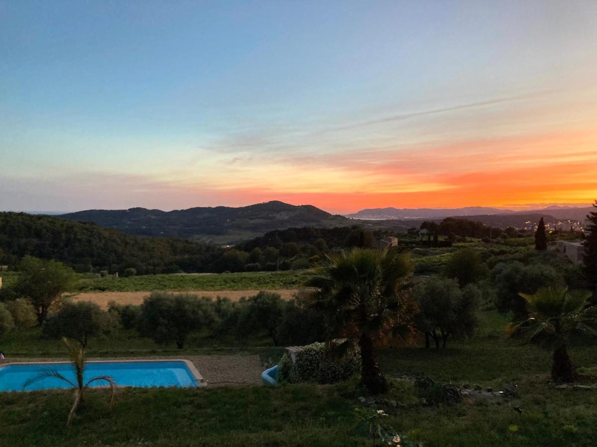 La Venturonne Appartement Neuf Rez De Jardin 45 M2 Vue Mer Et Vignes 10 Mn Des Plages Le Beausset Eksteriør billede